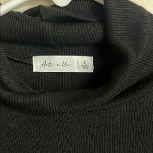 Active Usa Black Turtleneck Sweater